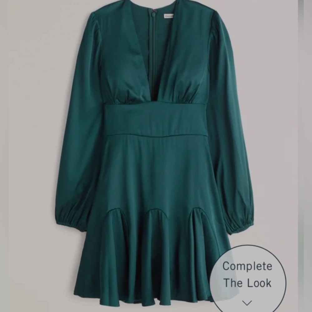 SOLD!
NWOT Abercrombie and Fitch long sleeve dress size medium